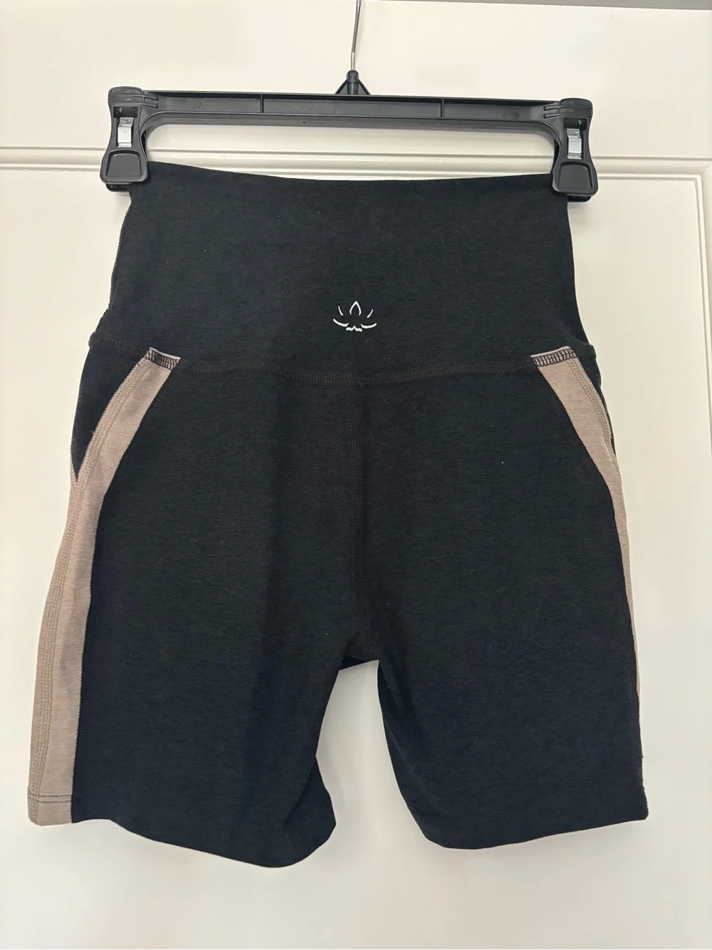 Beyond Yoga High-Waist Black Women's Bike Shorts with Tan Side Panels XS